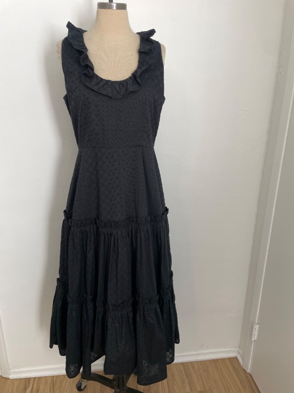Co Essentials Black Sleeveless Tiered Eyelet Ruffle Midi Dress Boho, Sz Medium